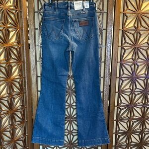 Wrangler Rrtro High Rise Trouser Dark Blue Jeans size 27 x 32 NWT